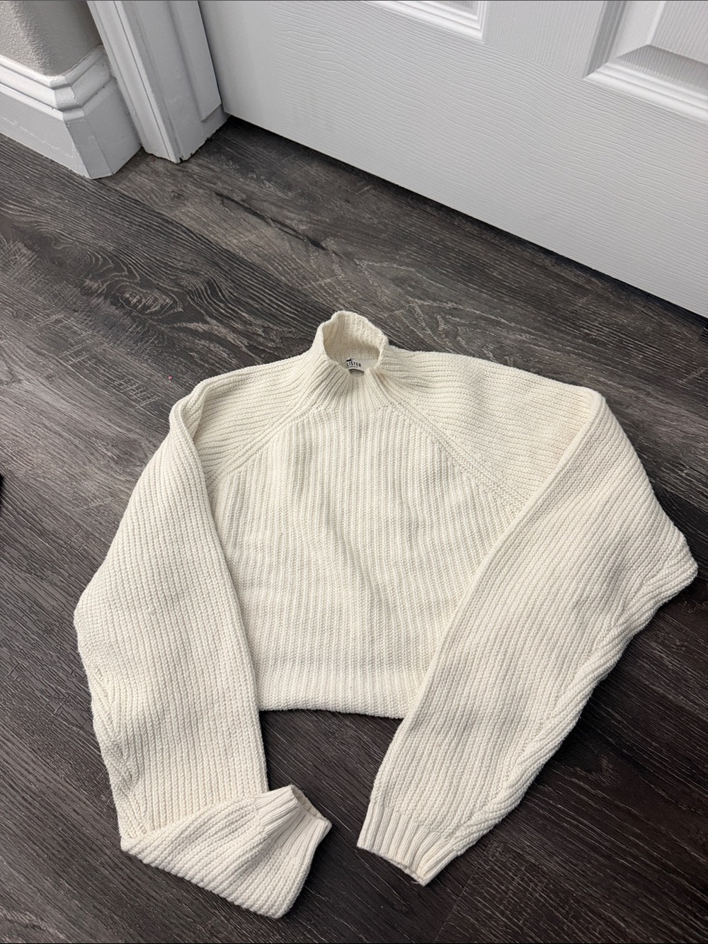 Hollister Cream Cropped Ribbed Turtleneck Sweater